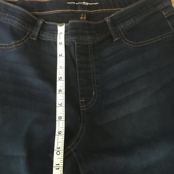 Denver Hayes Mid Rise Blue Jeggings - Picture 10 of 12